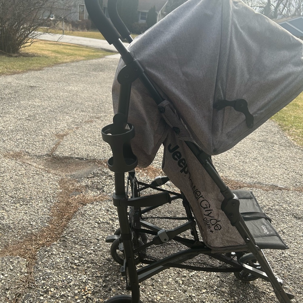 Delta children JEEP Power Glyde stroller